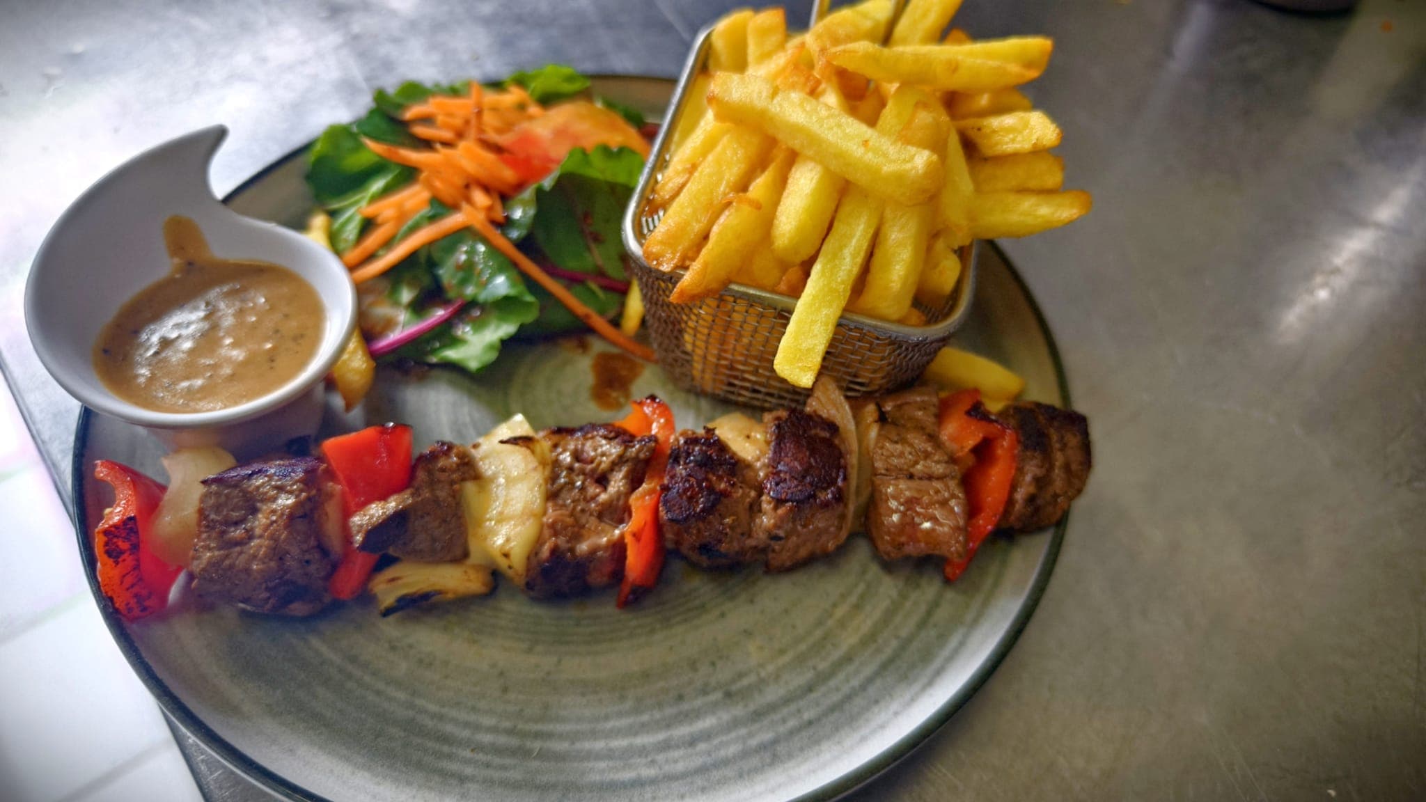 Brochettes de viandes grillées
