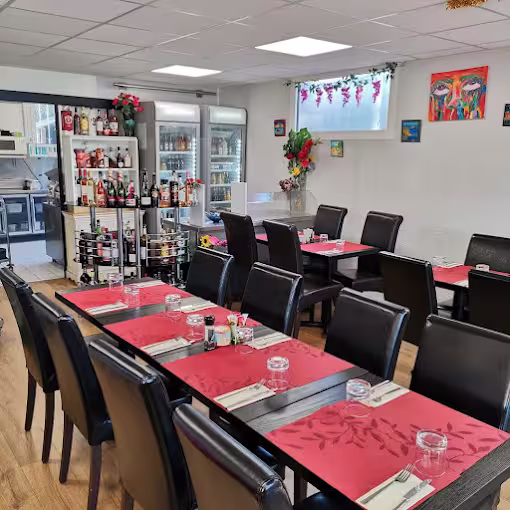 Salle intérieure du restaurant